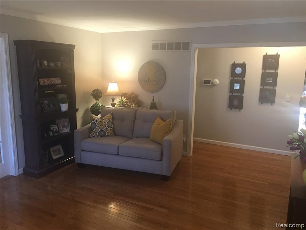 47505 Chrys Road Macomb, MI 48044 - Photo 9 of 36 Gallery Image 9