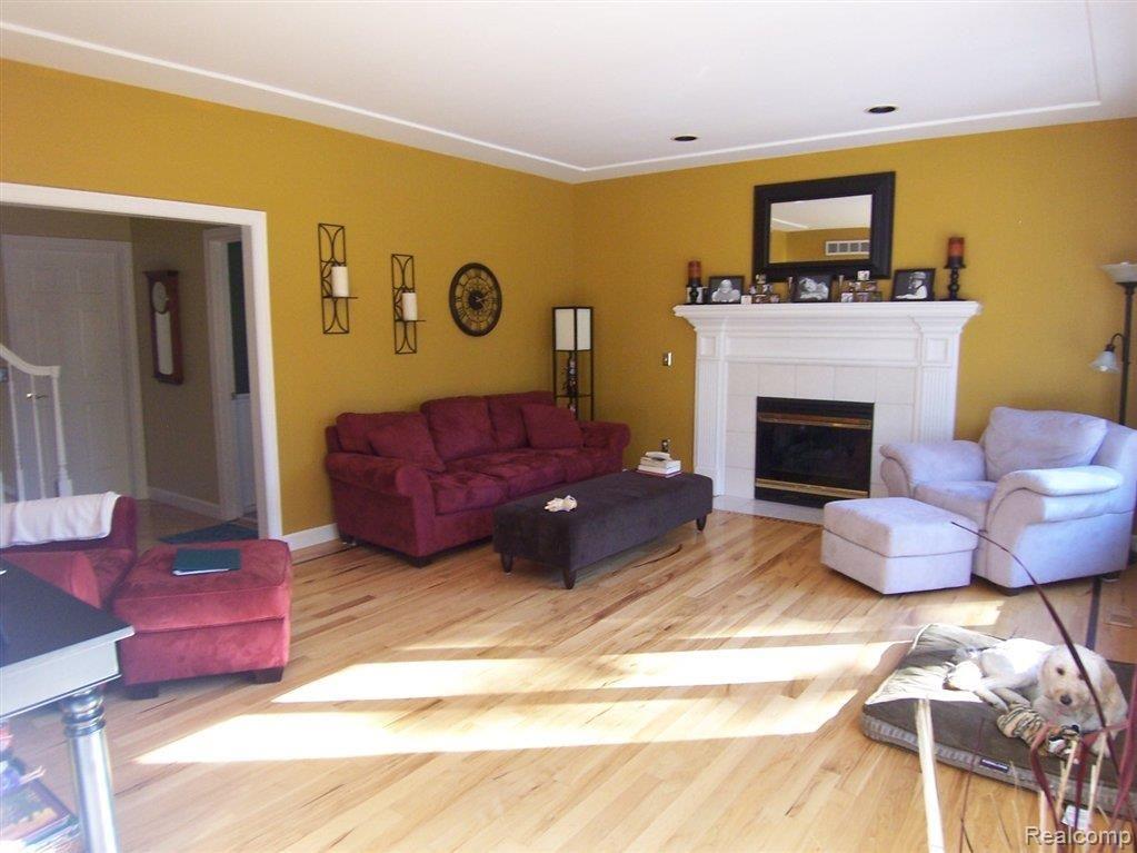 1961 Blue Grass Drive Rochester, MI 48306 - Photo 4 of 57 F.R..jpg
