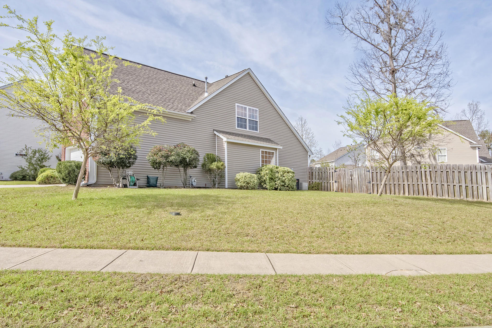 9378 Ayscough Road Summerville, SC 29485 - Photo 3 of 39 DSC_4098