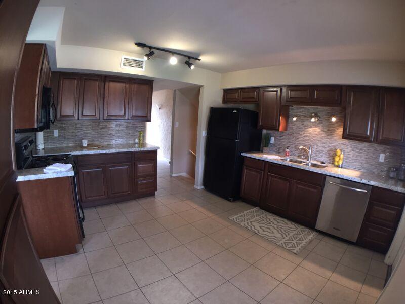 134 East Riviera Drive Tempe, AZ 85282 - Photo 5 of 36 3