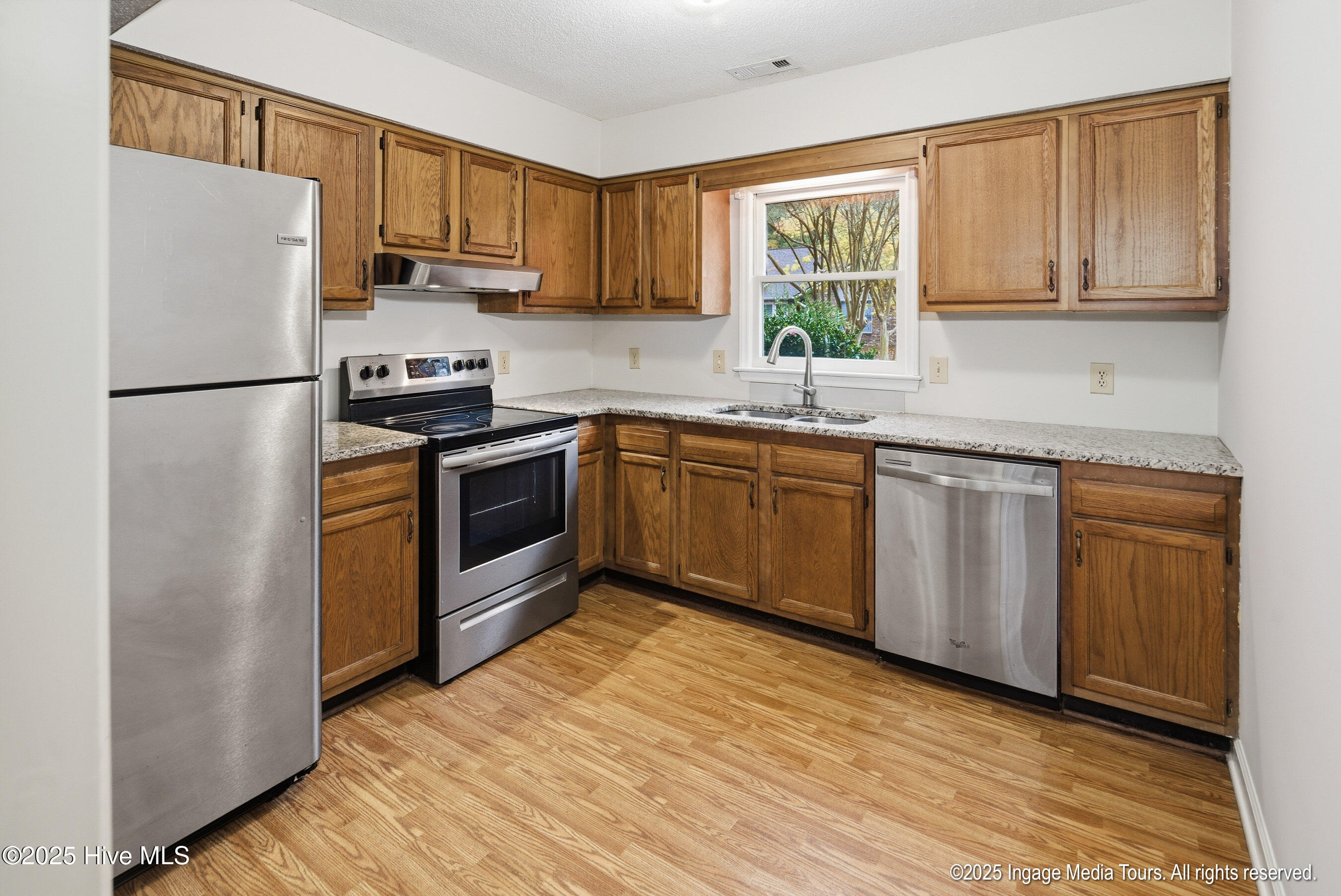 1983 Quail Ridge Road, Unit D Greenville, NC 27858 - Photo 11 of 31 20251103 MLS M_Heinz 1983 D Quail Ridge