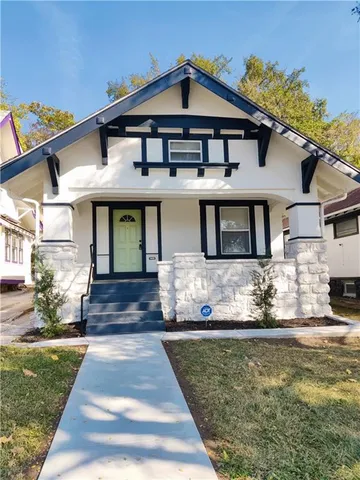 $1,700 | 4241 Prospect Avenue, Kansas City, MO 64130