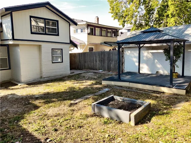 $1,700 | 4241 Prospect Avenue, Kansas City, MO 64130