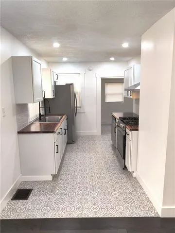 $1,700 | 4241 Prospect Avenue, Kansas City, MO 64130