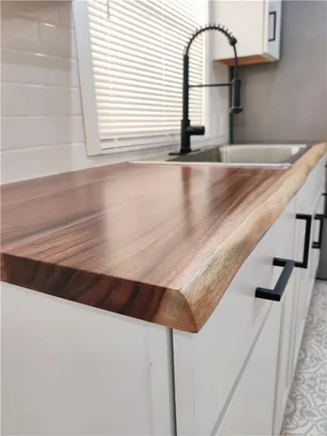 $1,700 | 4241 Prospect Avenue, Kansas City, MO 64130