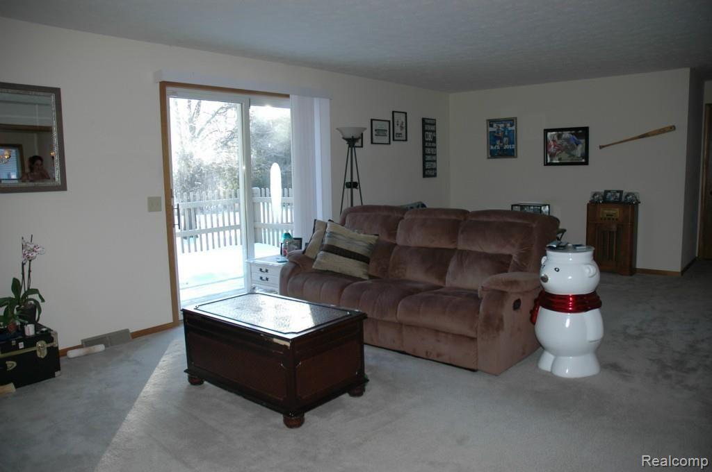7340 Wheeler Road Whitmore Lake, MI 48189 - Photo 8 of 24 DSC_7253.jpg
