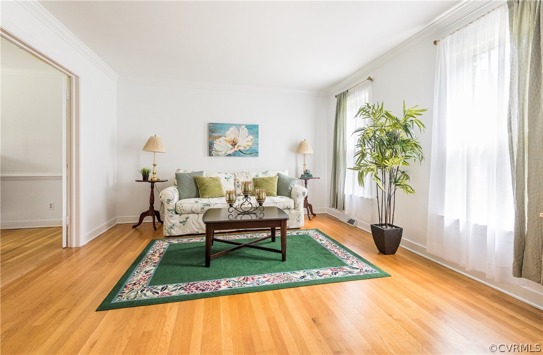 14008 Walnut Creek Road Midlothian, VA 23112 - Photo 5 of 34 a living room with furniture and a rug