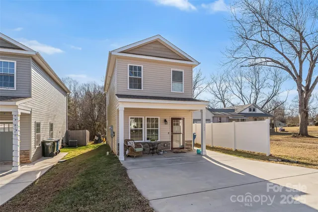 $229,000 | 1764 17th Avenue Northeast, Hickory, NC 28601