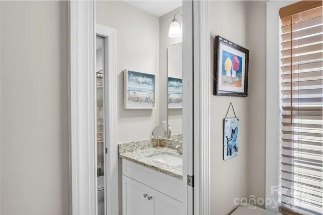 $229,000 | 1764 17th Avenue Northeast, Hickory, NC 28601