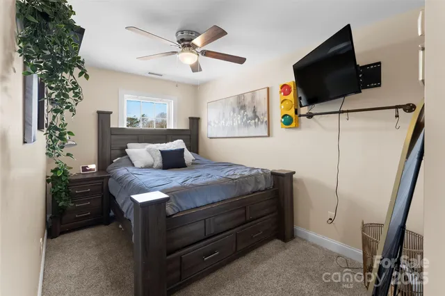 $229,000 | 1764 17th Avenue Northeast, Hickory, NC 28601