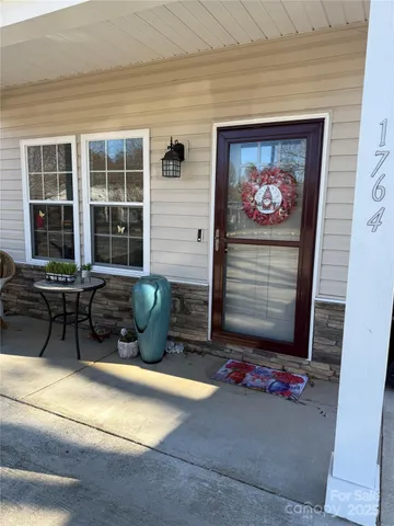 $229,000 | 1764 17th Avenue Northeast, Hickory, NC 28601