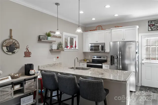 $229,000 | 1764 17th Avenue Northeast, Hickory, NC 28601