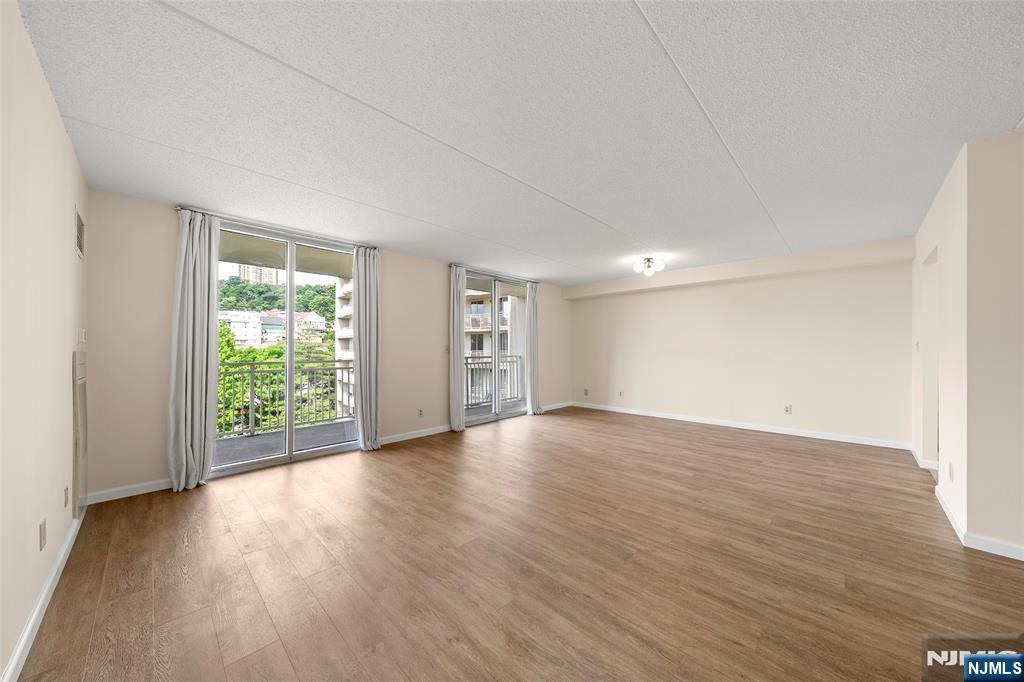 1077 River Road, Unit 606 Edgewater, NJ 07020 - Photo 5 of 23