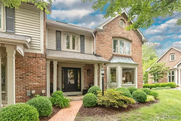 $900,000 | 14426 Open Meadow Court West, Chesterfield, MO 63017