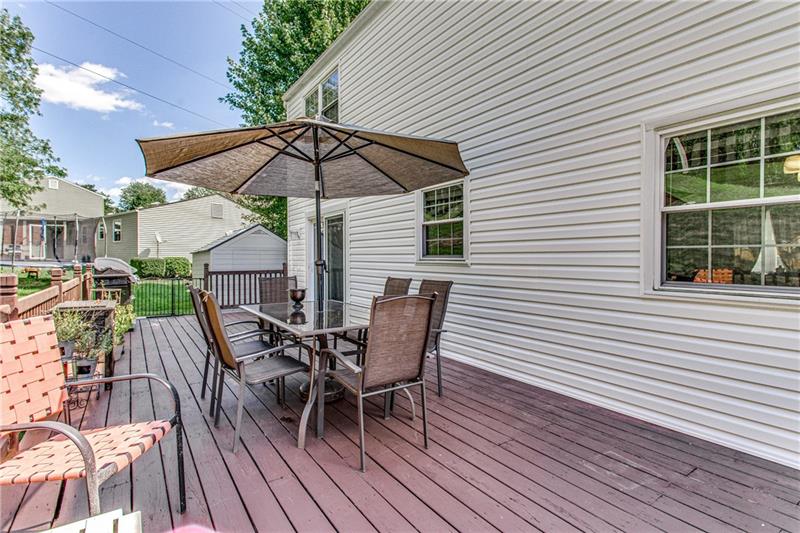 213 Baintree Road Coraopolis, PA 15108 - Photo 19 of 22 Deck off of kitchen