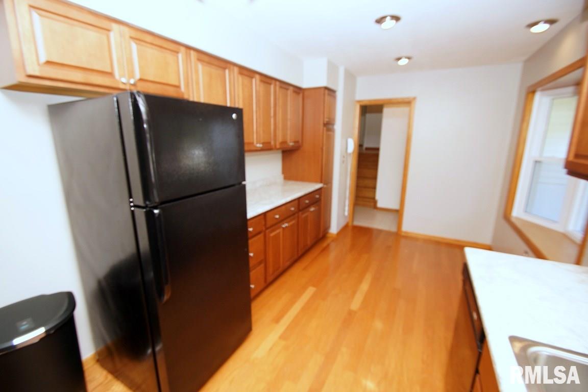 1611 Middle Road Bettendorf, IA 52722 - Photo 3 of 24 Gallery Image 3