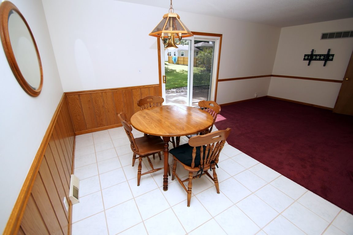 1611 Middle Road Bettendorf, IA 52722 - Photo 7 of 24 Gallery Image 7