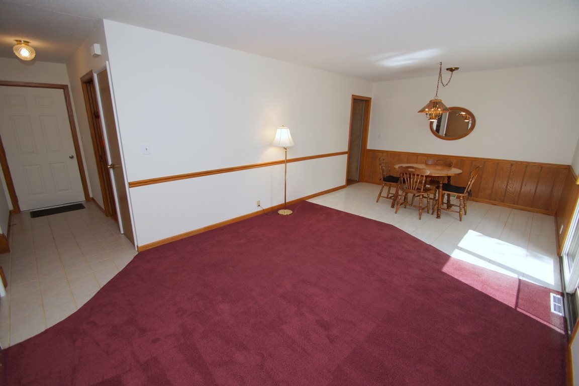 1611 Middle Road Bettendorf, IA 52722 - Photo 8 of 24 Gallery Image 8