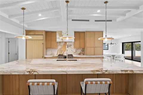 $3,000,000 | 2580 East Bay Isle Drive Southeast, St. Petersburg, FL 33705