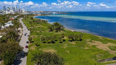 $3,000,000 | 2580 East Bay Isle Drive Southeast, St. Petersburg, FL 33705