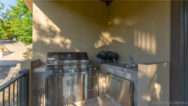 $2,299,900 | 377 Lake Drive, Sunrise Beach, MO 65079