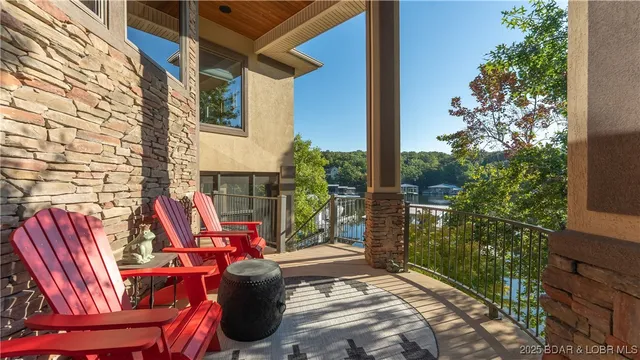 $2,299,900 | 377 Lake Drive, Sunrise Beach, MO 65079