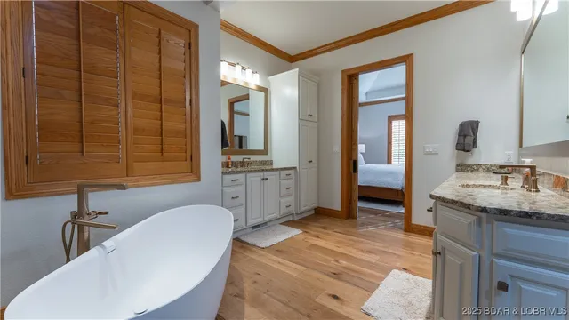 $2,299,900 | 377 Lake Drive, Sunrise Beach, MO 65079