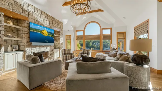 $2,299,900 | 377 Lake Drive, Sunrise Beach, MO 65079