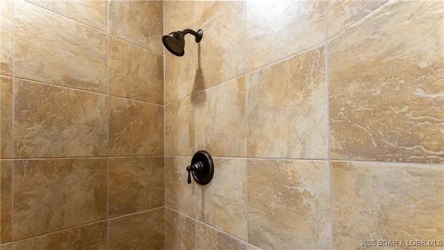 $2,299,900 | 377 Lake Drive, Sunrise Beach, MO 65079