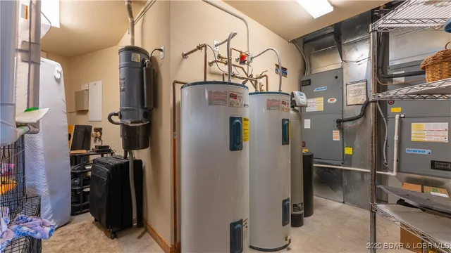 $2,299,900 | 377 Lake Drive, Sunrise Beach, MO 65079