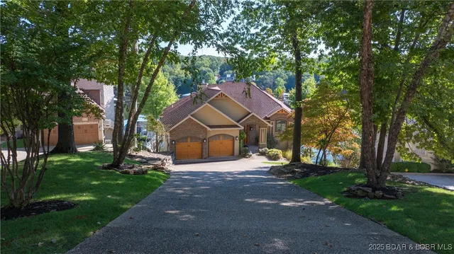 $2,299,900 | 377 Lake Drive, Sunrise Beach, MO 65079