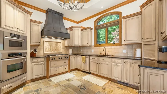 $2,299,900 | 377 Lake Drive, Sunrise Beach, MO 65079