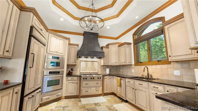 $2,299,900 | 377 Lake Drive, Sunrise Beach, MO 65079