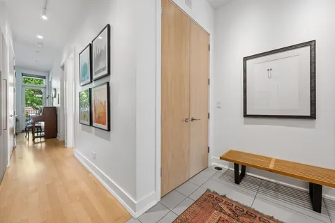 $6,500 | 5945 North Magnolia Avenue, Unit 101, Chicago, IL 60660