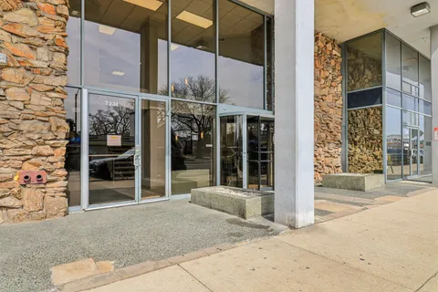 a view of a entryway of a building