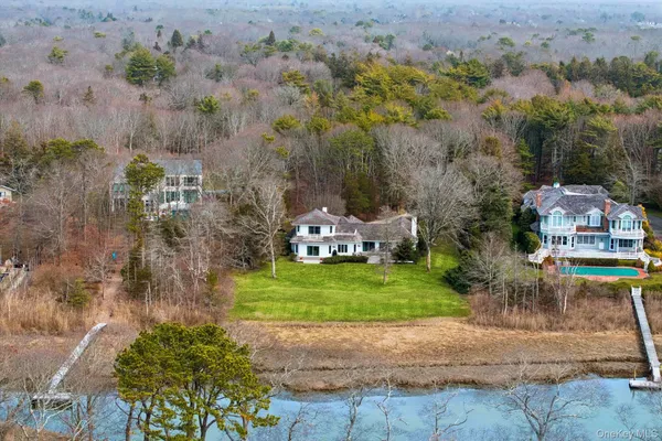 $6,950,000 | 7 Penniman Point Road, Quogue, NY 11959