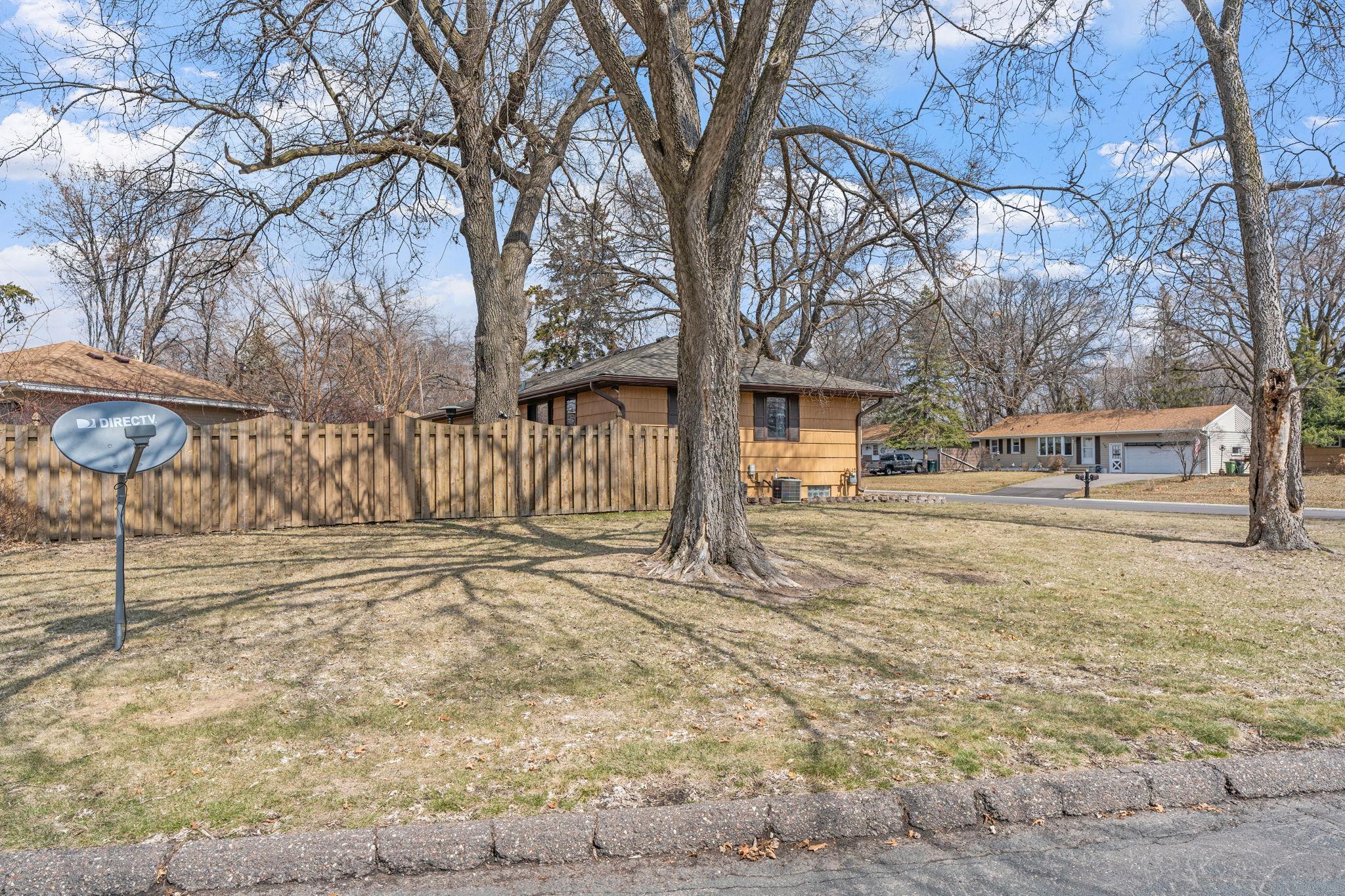 307 Territorial Road Northeast Blaine, MN 55434 - Photo 24 of 26 Gallery Image 24
