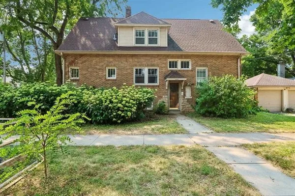 $1,550 | 1020 Lowell Street, Unit TOP, Madison, WI 53715