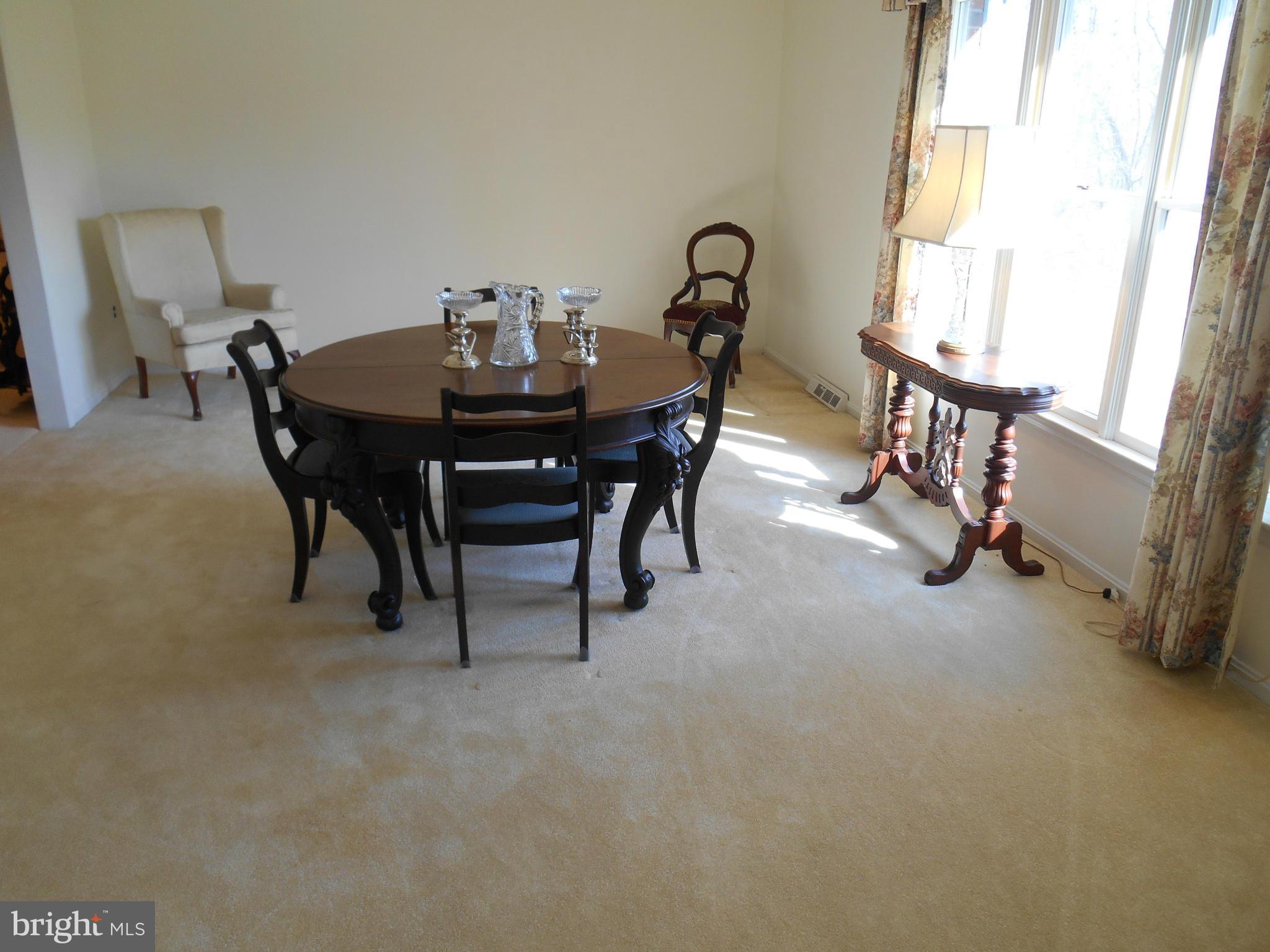 4304 Round Knoll Road Baldwin, MD 21013 - Photo 6 of 17 Living Room