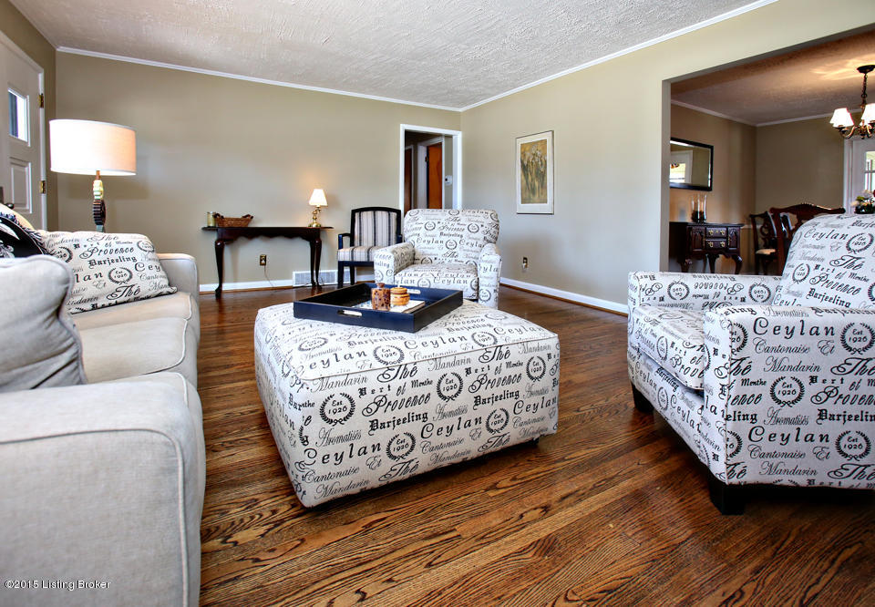 3718 Hanover Road Louisville, KY 40207 - Photo 5 of 51 Living Room