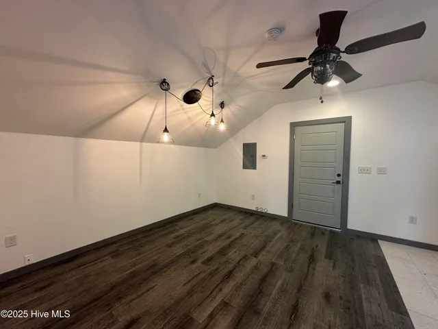 $950 | 121 East 2nd Street, Unit 205, Washington, NC 27889