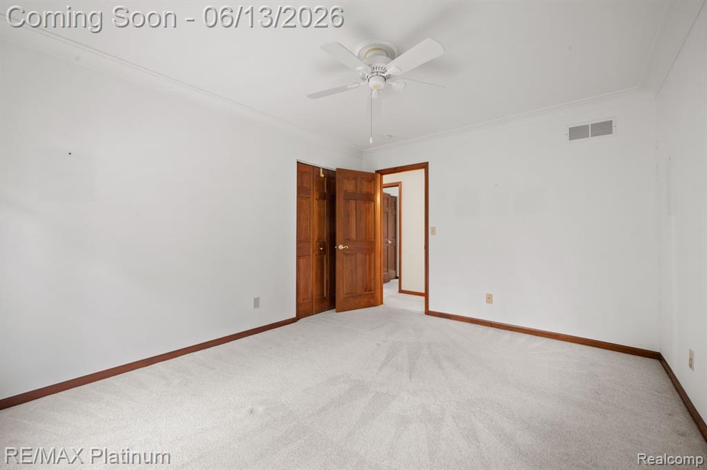 12902 Autumn Ridge Court Milford, MI 48380 - Photo 29 of 73