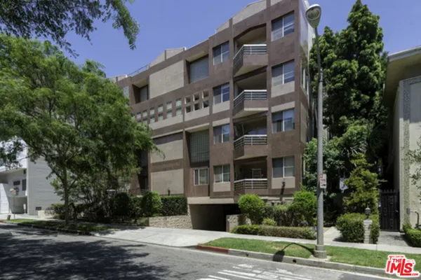$6,300 | 120 South Crescent Drive, Unit 305, Beverly Hills, CA 90212