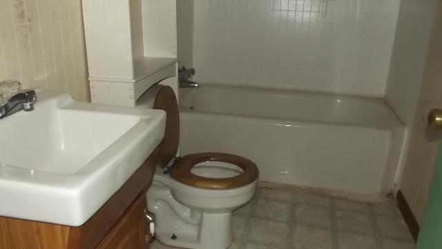 2725 White Oak Grove Road Morristown, TN 37813 - Photo 17 of 23 BATHROOM 1