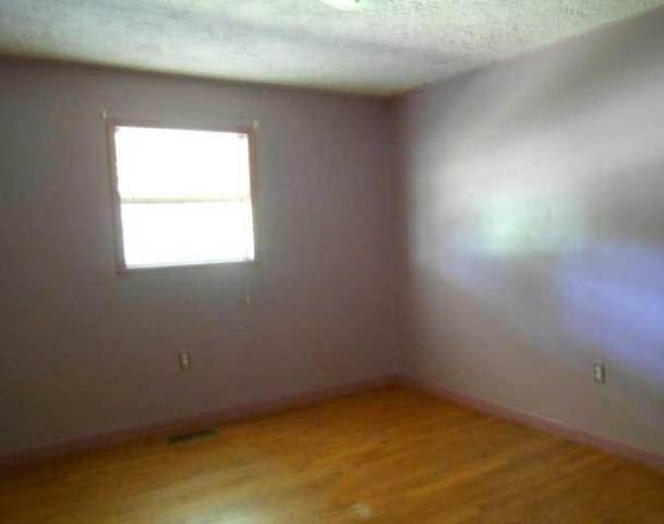 2725 White Oak Grove Road Morristown, TN 37813 - Photo 9 of 23 2