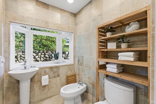 $1,875,000 | 16 Edna Court, Kentfield, CA 94904