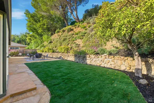 $1,875,000 | 16 Edna Court, Kentfield, CA 94904