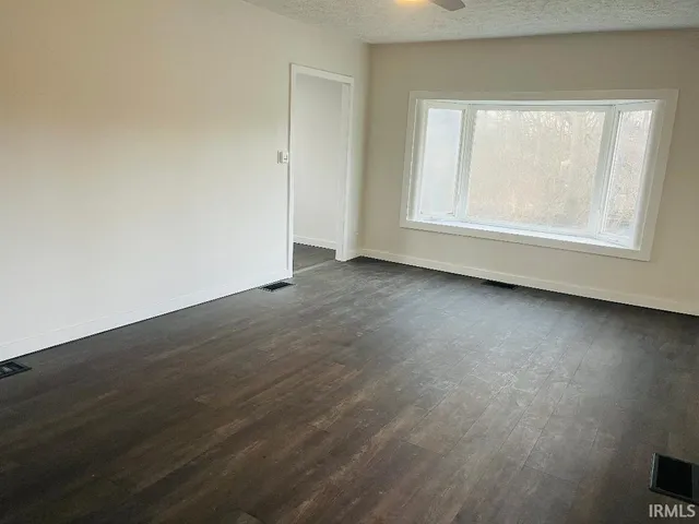 $139,900 | 3221 West Holly Street, Muncie, IN 47304