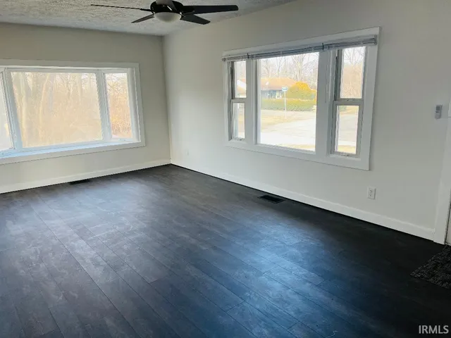 $139,900 | 3221 West Holly Street, Muncie, IN 47304