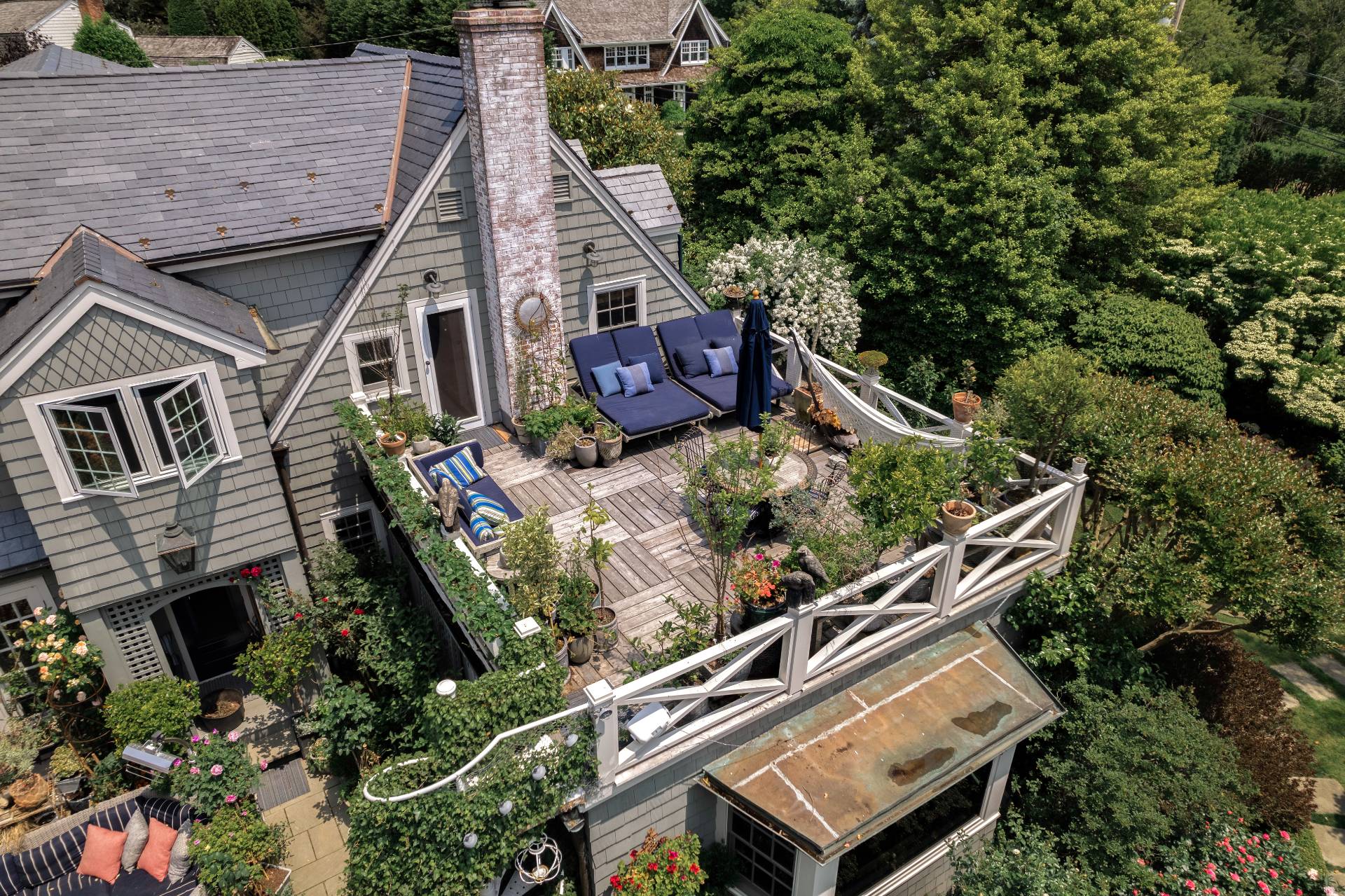 12 Huntington Lane Water Mill, NY 11976 - Photo 7 of 50 an aerial view of a house with a yard